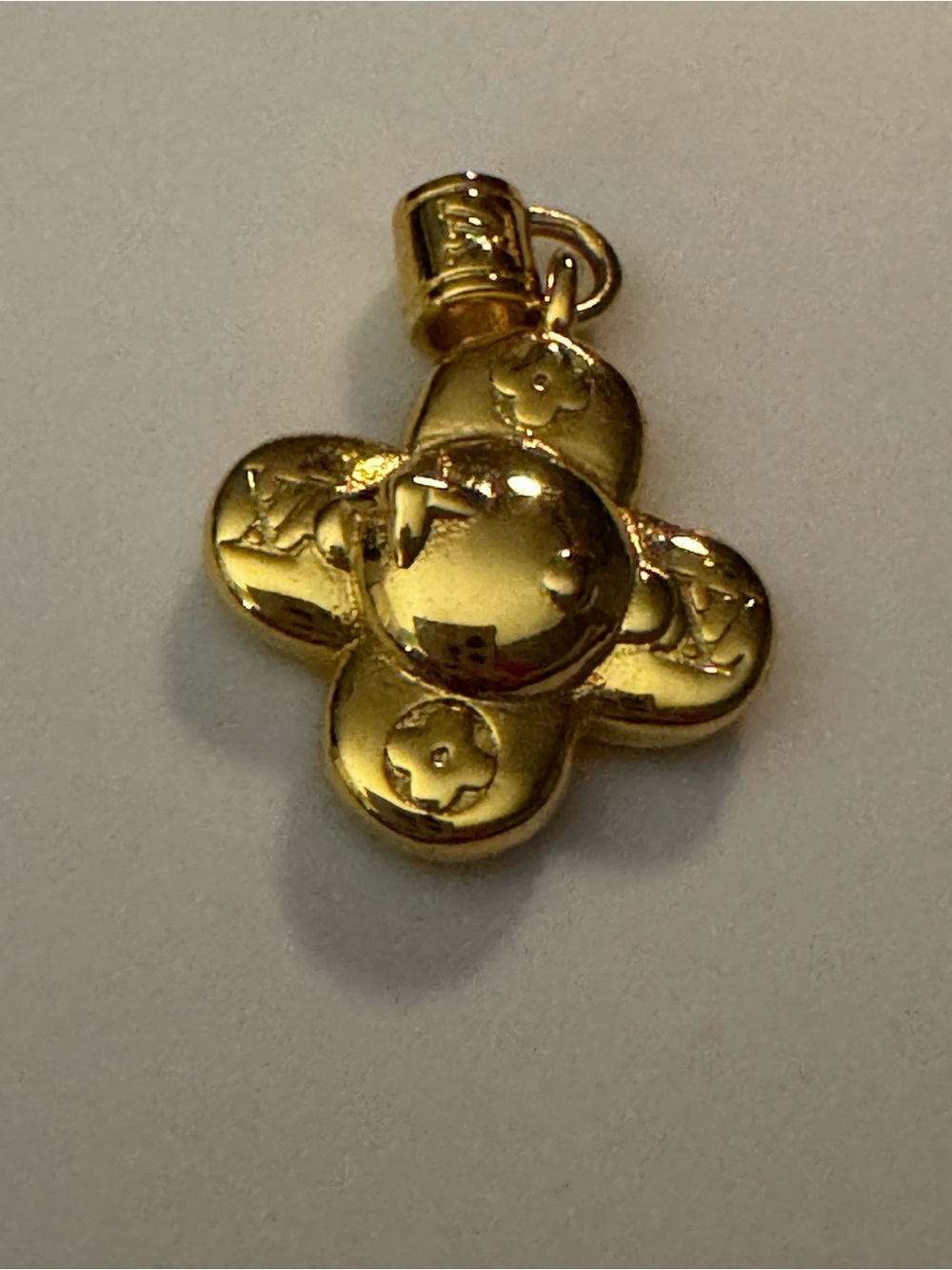 Gold Flower Pendant Charm Necklace Accent